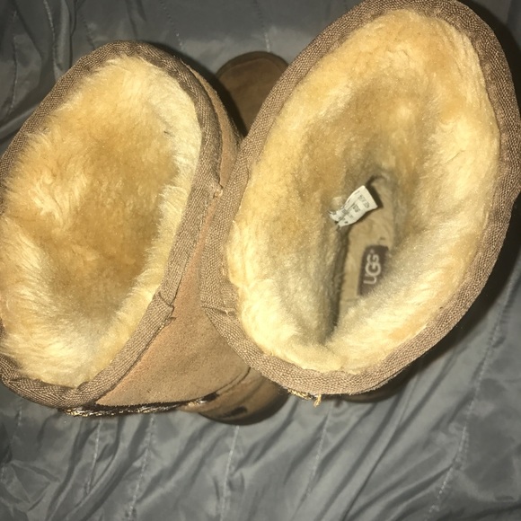 UGGs - Picture 4 of 5